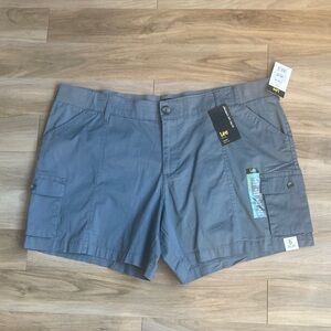Lee tech gray Cargo Short midrise soft, flex comfort waistband 24W